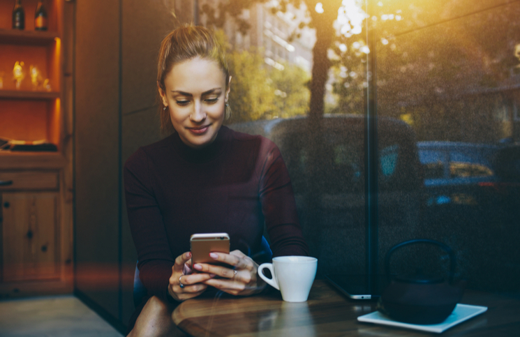 Business woman looking for Pinterest inspiration Business woman looking for Pinterest inspiration